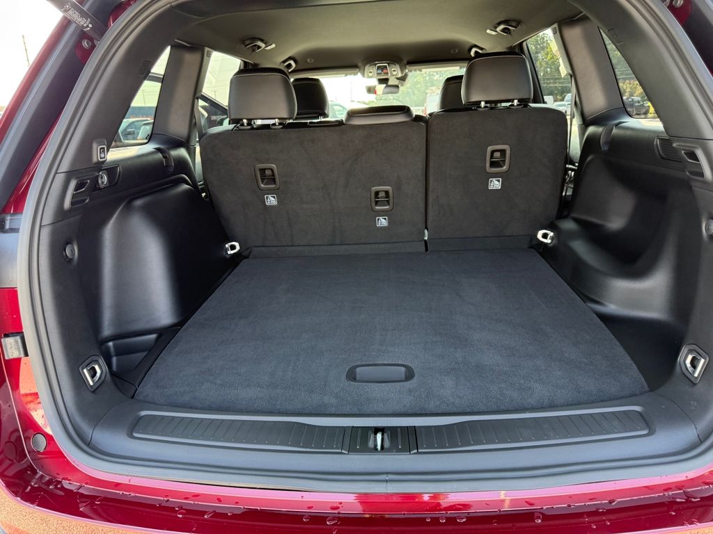 2025 Jeep Grand Cherokee Altitude photo 23