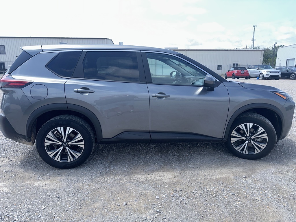 2023 Nissan Rogue SV photo 4