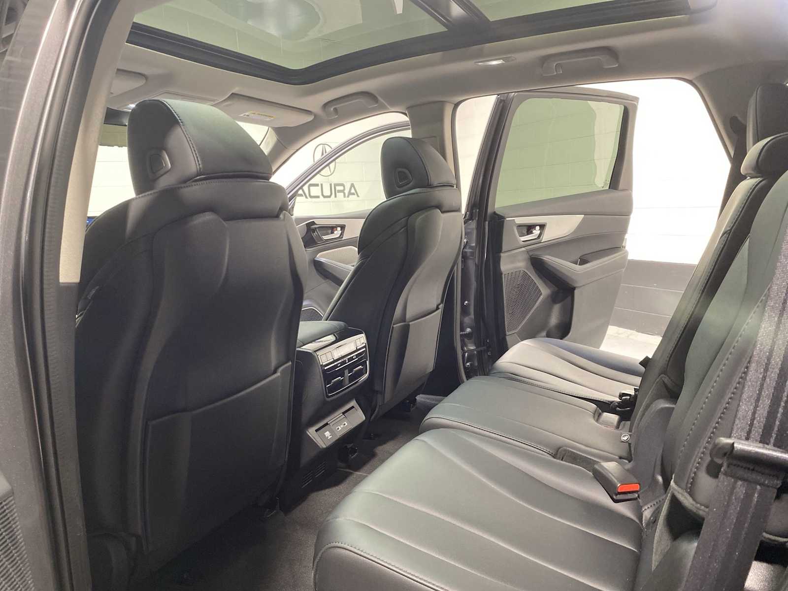 2023 Acura MDX SH-AWD photo 11