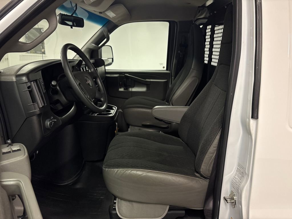 2023 Gmc Savana Cargo 2500 photo 18