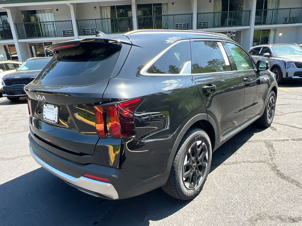 2025 Kia Sorento S photo 3