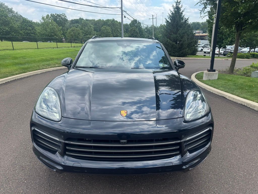 2023 Porsche Cayenne S Platinum Edition photo 3