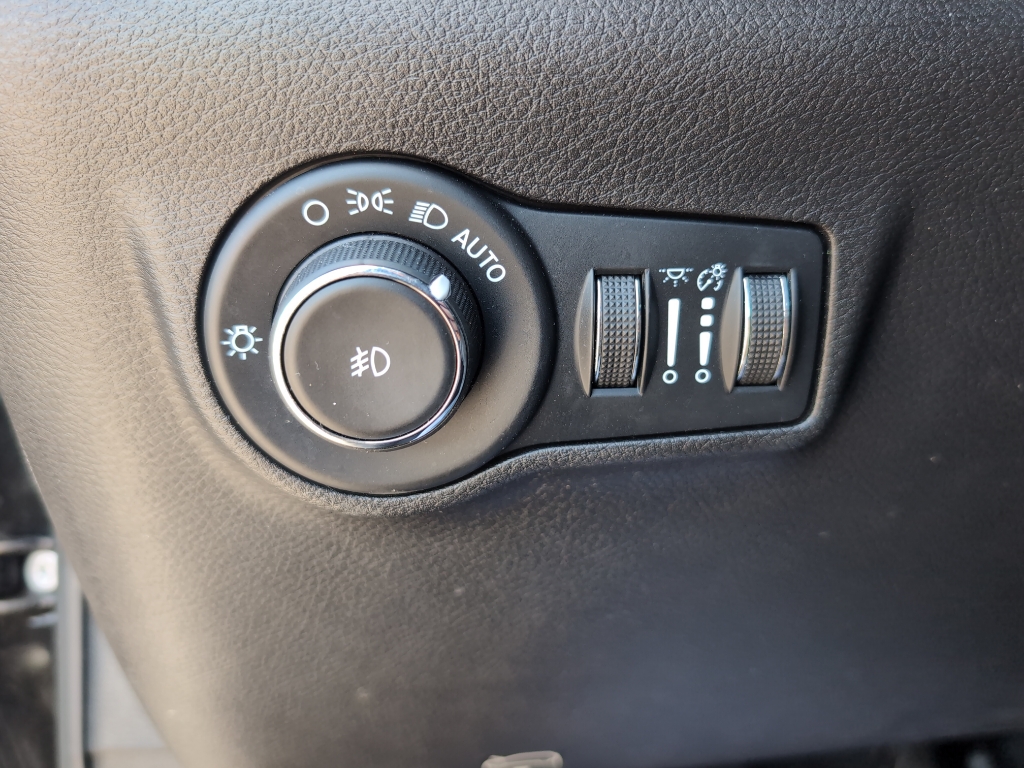 2023 Jeep Compass Altitude photo 13