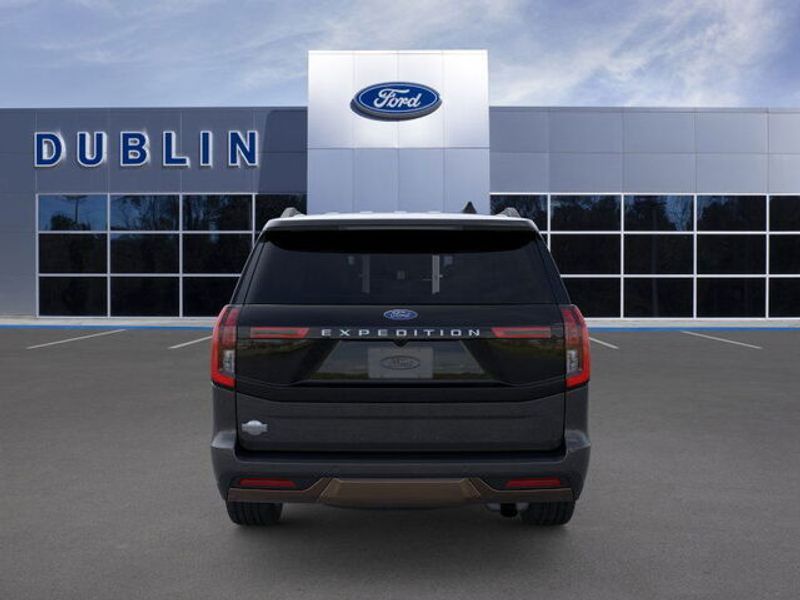 2025 Ford Expedition King Ranch photo 3