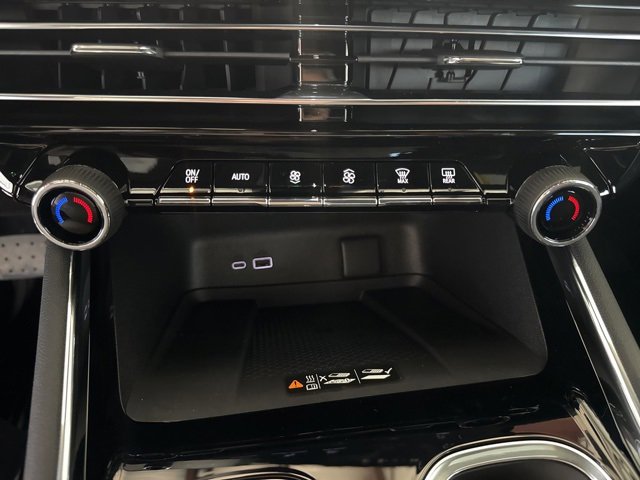 2026 Chevrolet Traverse photo 13
