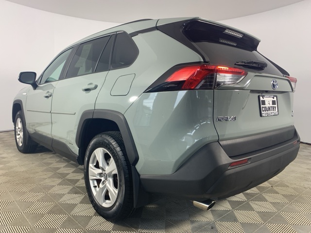 2021 Toyota RAV4 Hybrid XLE photo 2