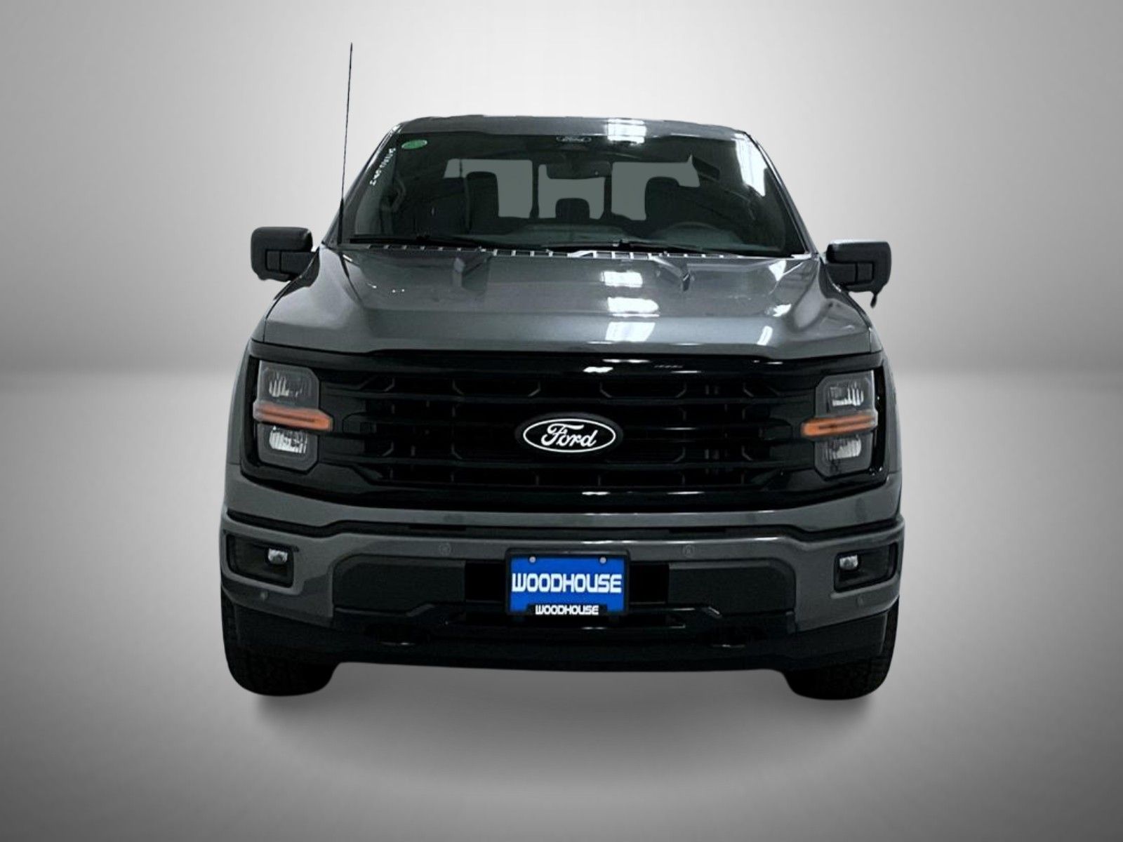 2025 Ford F-150 XLT photo 2