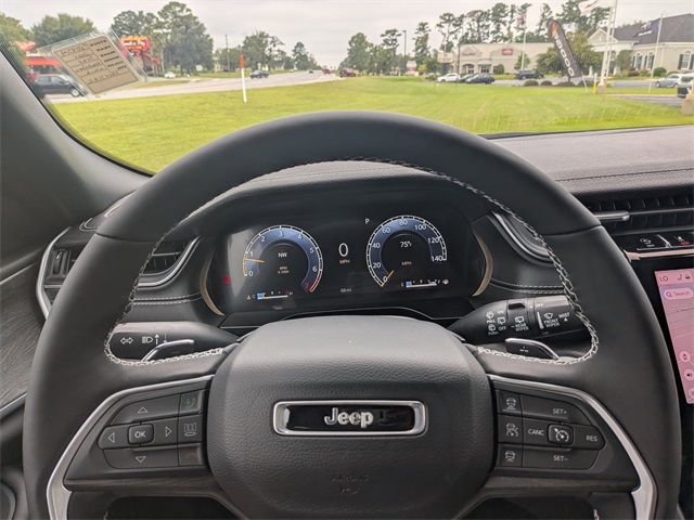 2025 Jeep Grand Cherokee Limited photo 27