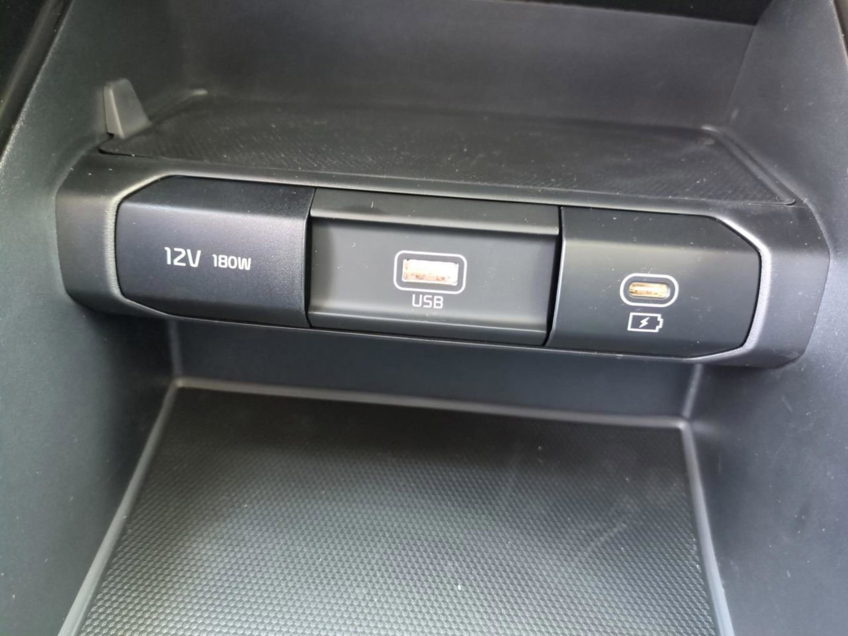 2025 Kia Telluride LX photo 24