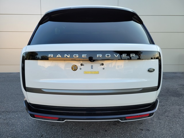 2023 Land Rover Range Rover SE photo 2