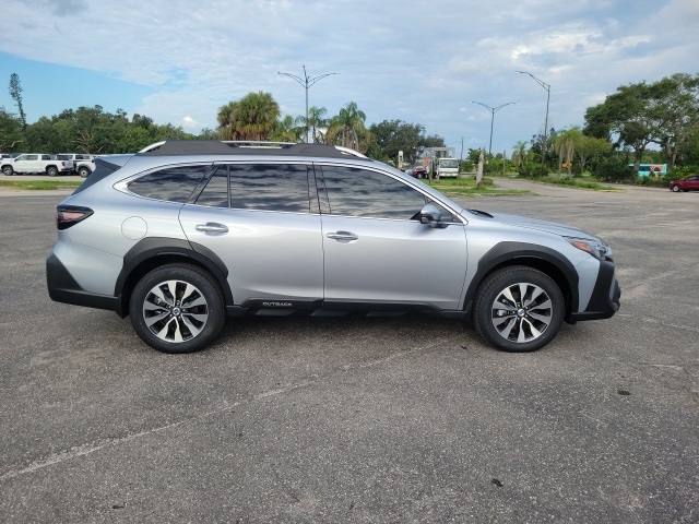 2025 Subaru Outback Touring XT photo 3