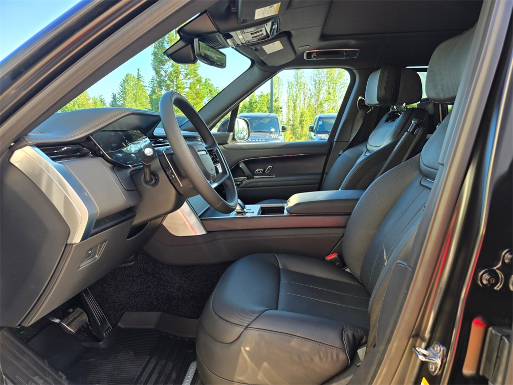 2025 Land Rover Range Rover SV photo 21