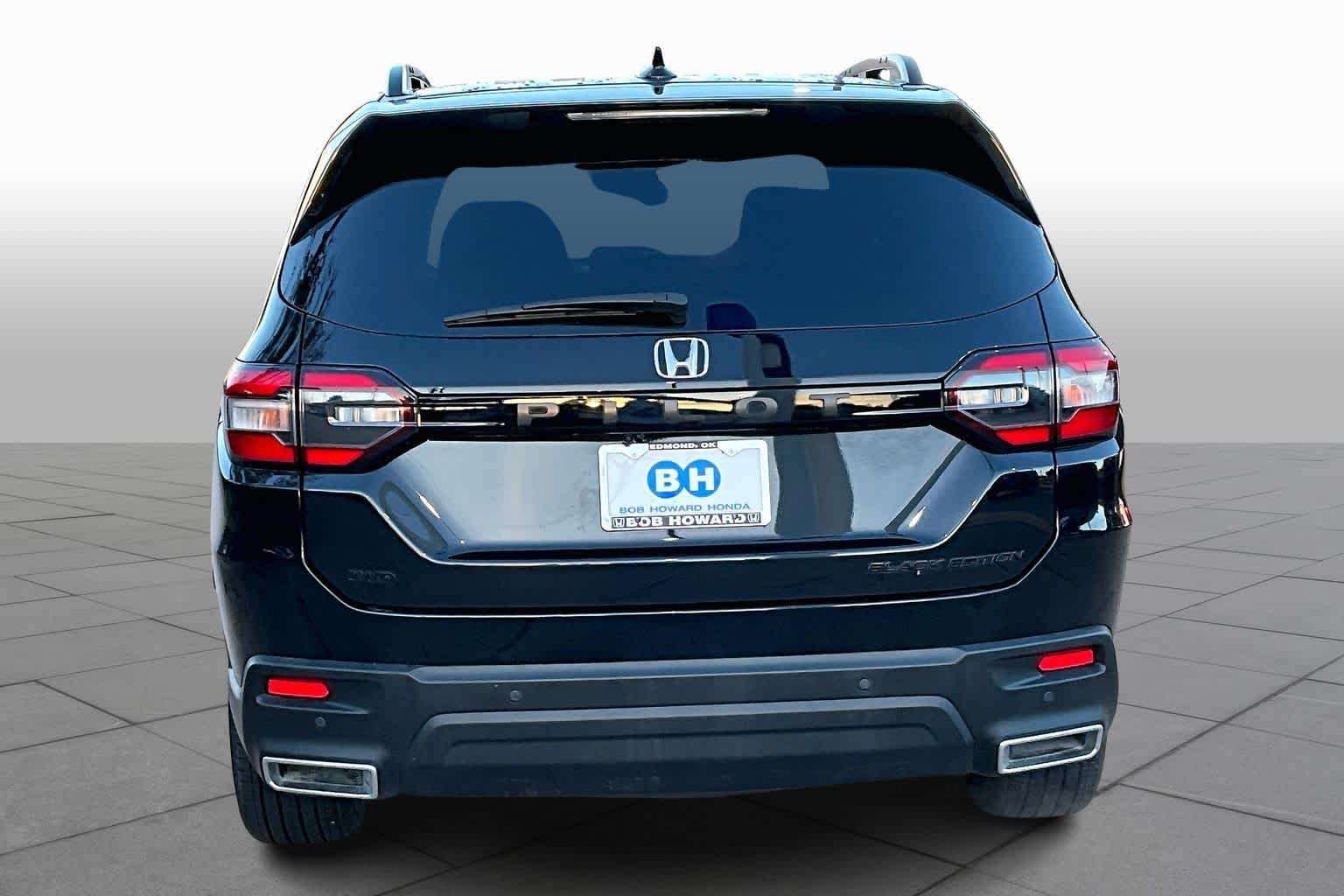 2025 Honda Pilot Black Edition photo 4
