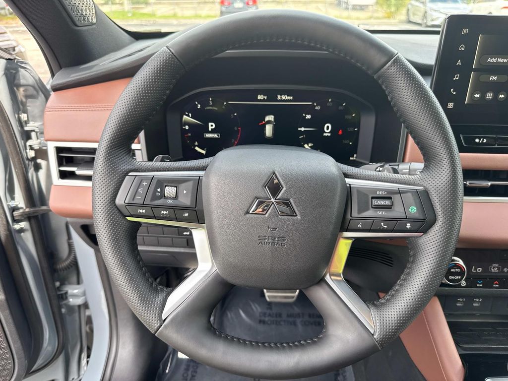 2025 Mitsubishi Outlander SEL photo 35