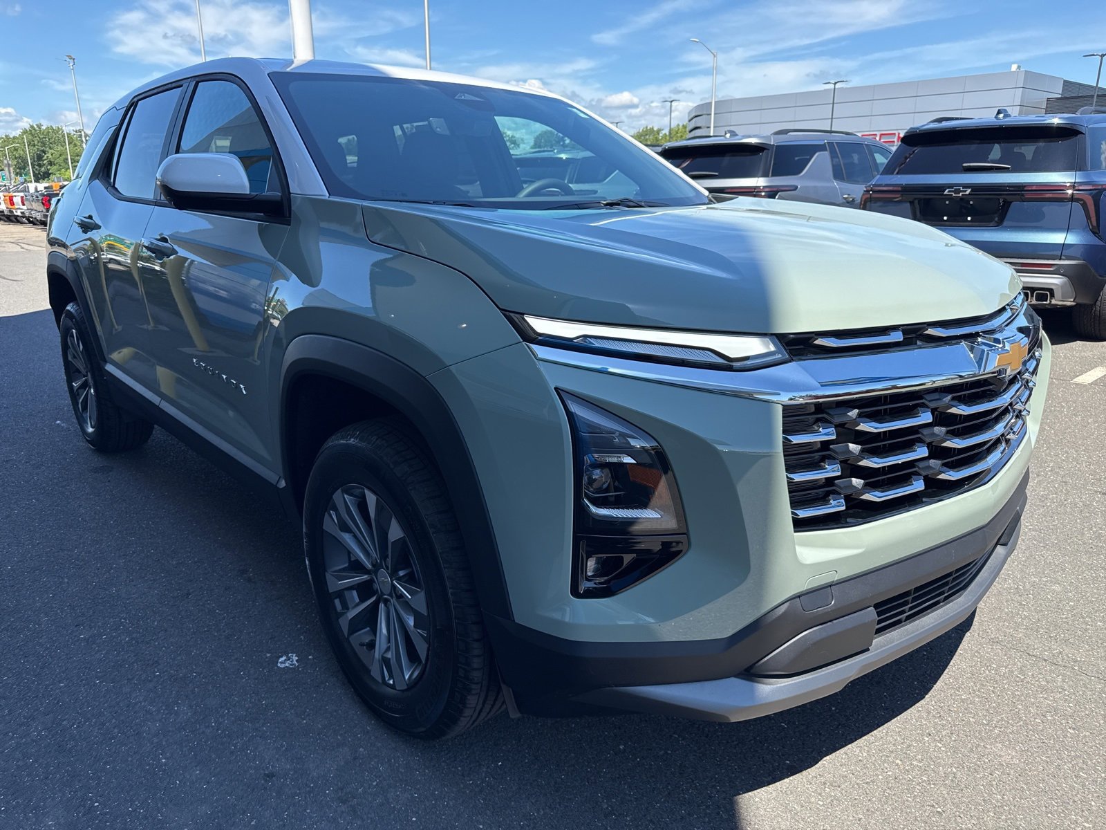 2026 Chevrolet Equinox LT photo 3