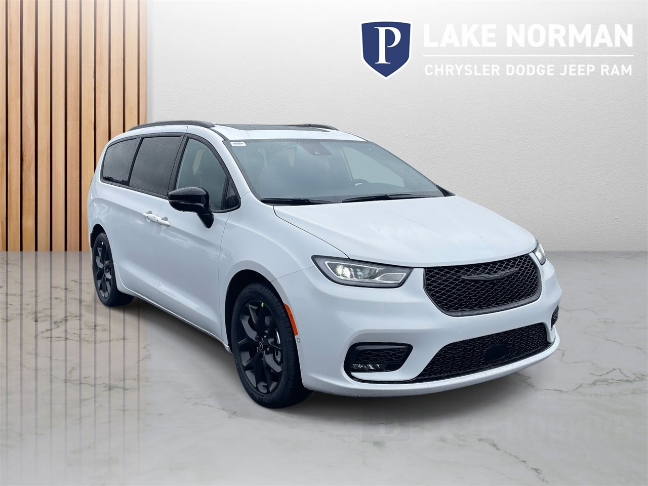 2026 Chrysler Pacifica Limited photo 2