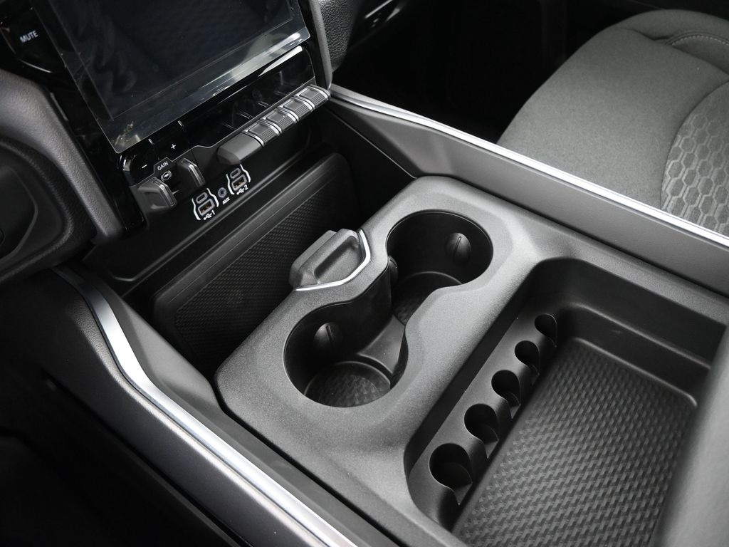 2025 Ram 2500 Big Horn photo 4