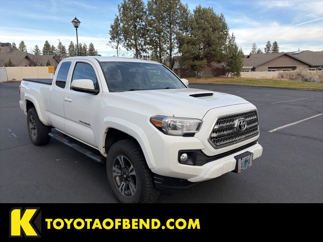 2017 Toyota Tacoma TRD Sport's photo