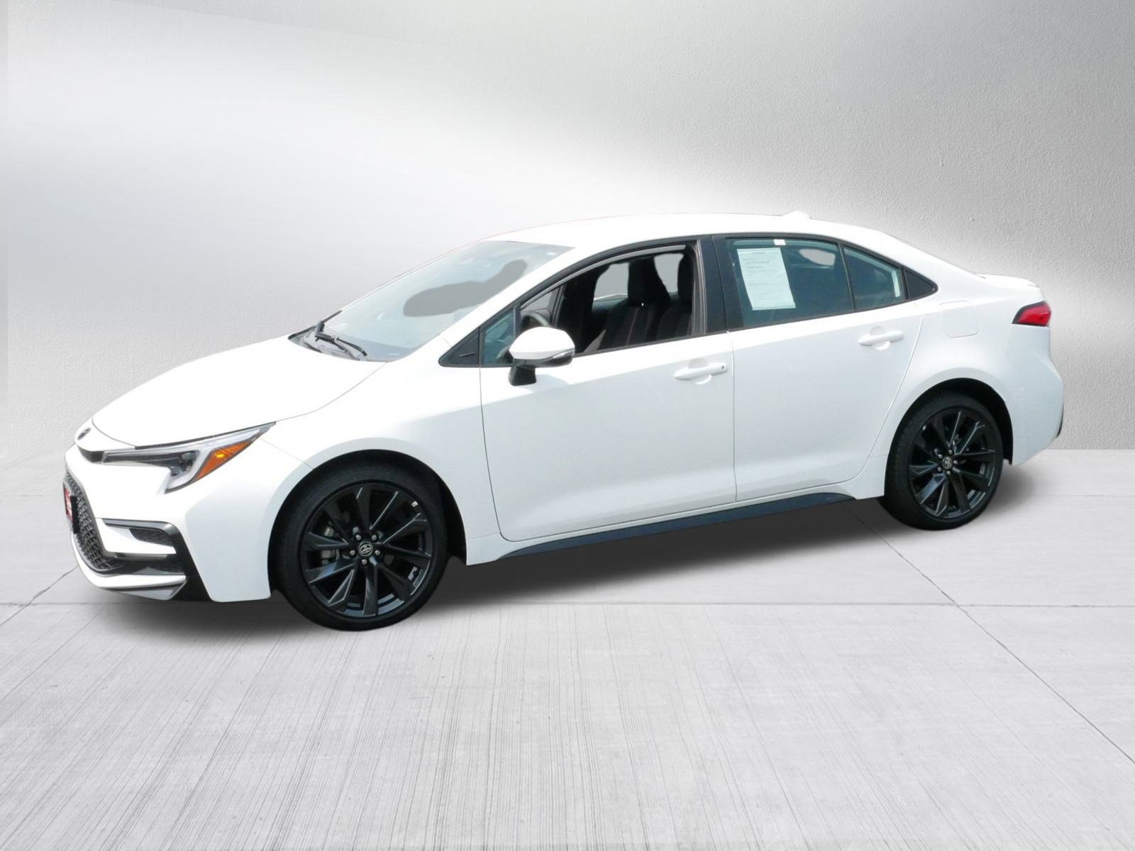 2024 Toyota Corolla SE photo 3