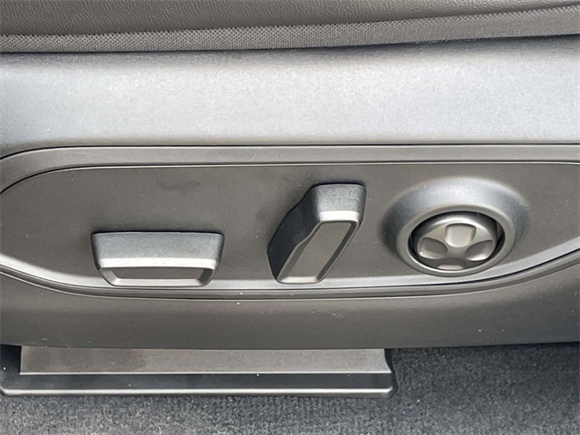 2025 Jeep Grand Cherokee Altitude photo 14