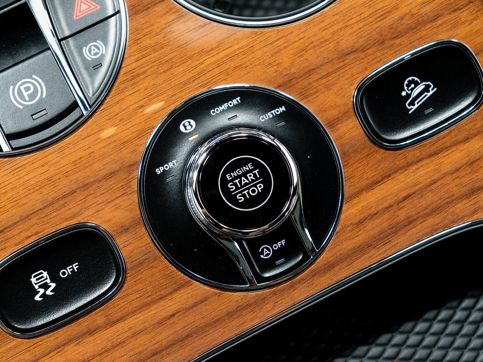 2025 Bentley Bentayga EWB Azure V8 photo 29