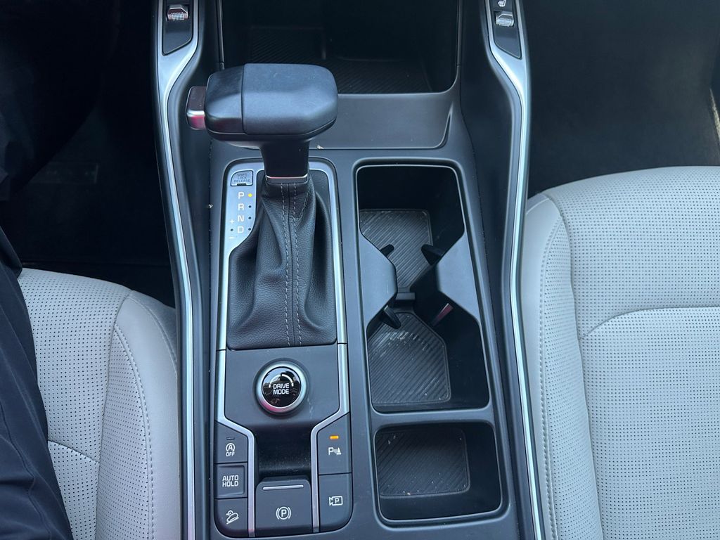 2025 Kia Sorento S photo 17