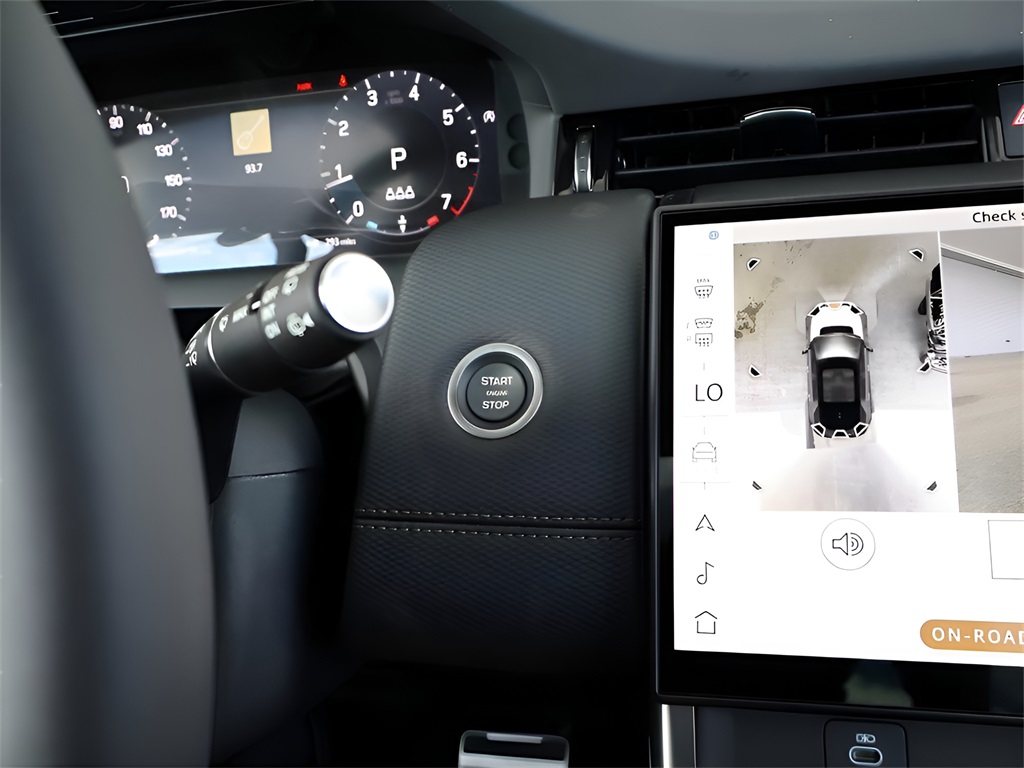 2025 Land Rover Discovery Sport SE photo 26