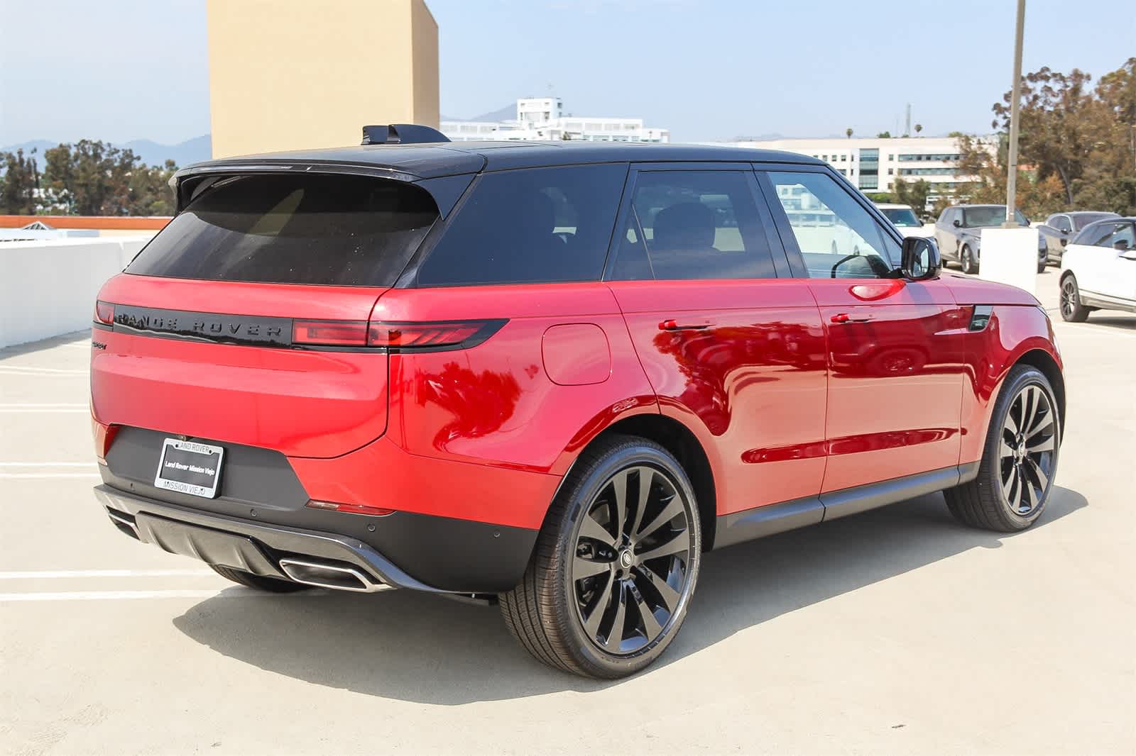 2025 Land Rover Range Rover Sport SE photo 4