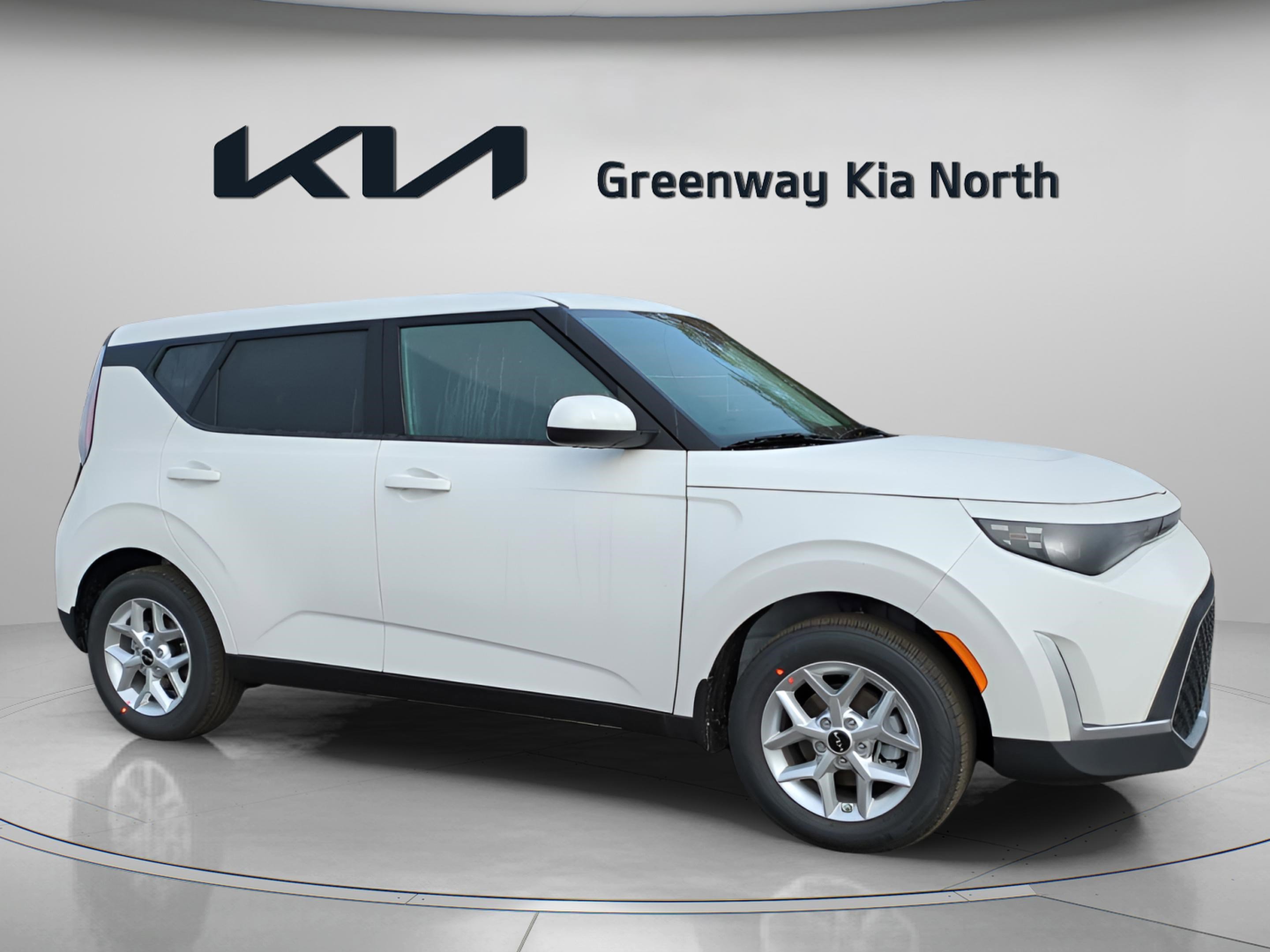 2025 Kia Soul LX's photo