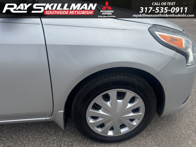 2015 Nissan Versa 1.6 SV photo 7