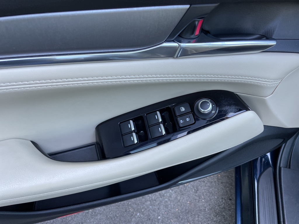 2020 Mazda Mazda6 Grand Touring photo 9