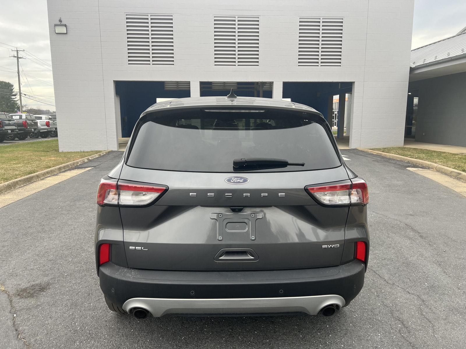 2022 Ford Escape SEL photo 4