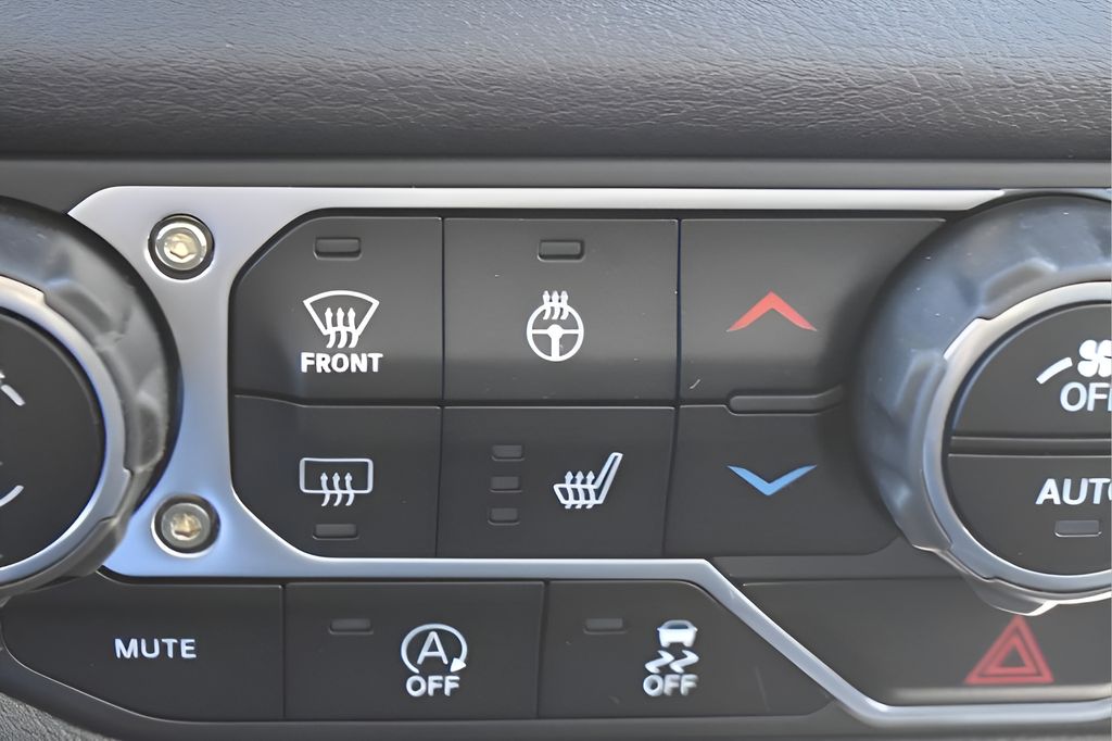 2025 Jeep Gladiator Sport S photo 18