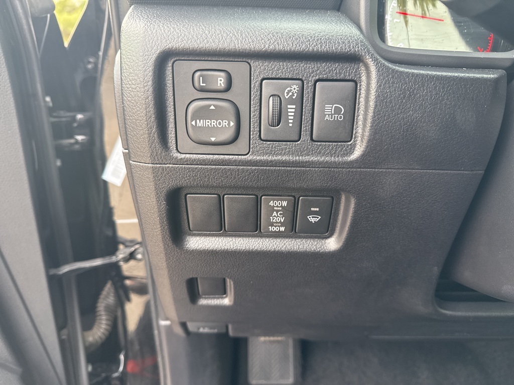 2024 Toyota 4Runner SR5 photo 8