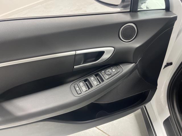 2026 Hyundai Sonata SE photo 5