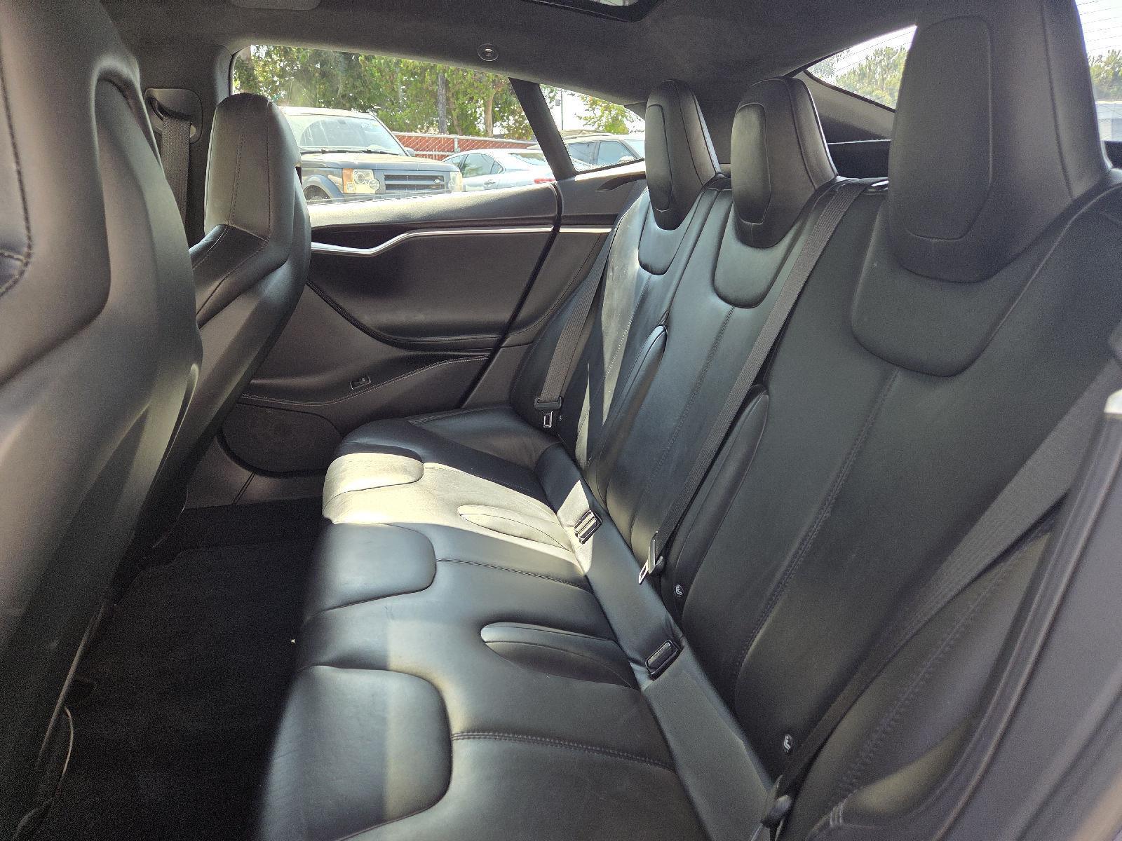 2016 Tesla Model S 70D photo 4