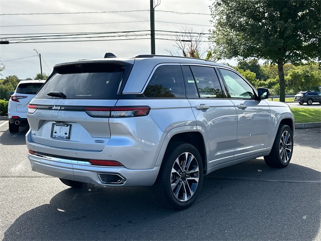 2023 Jeep Grand Cherokee Overland 4xe photo 4