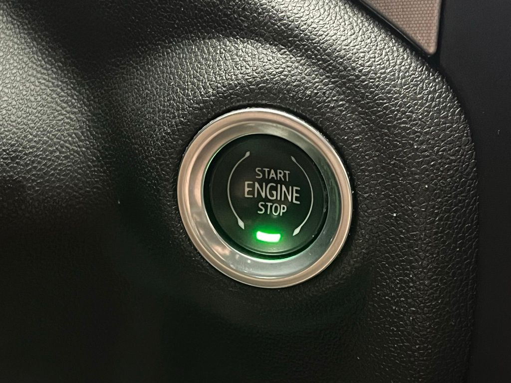 2021 Gmc Sierra 1500 SLT photo 2
