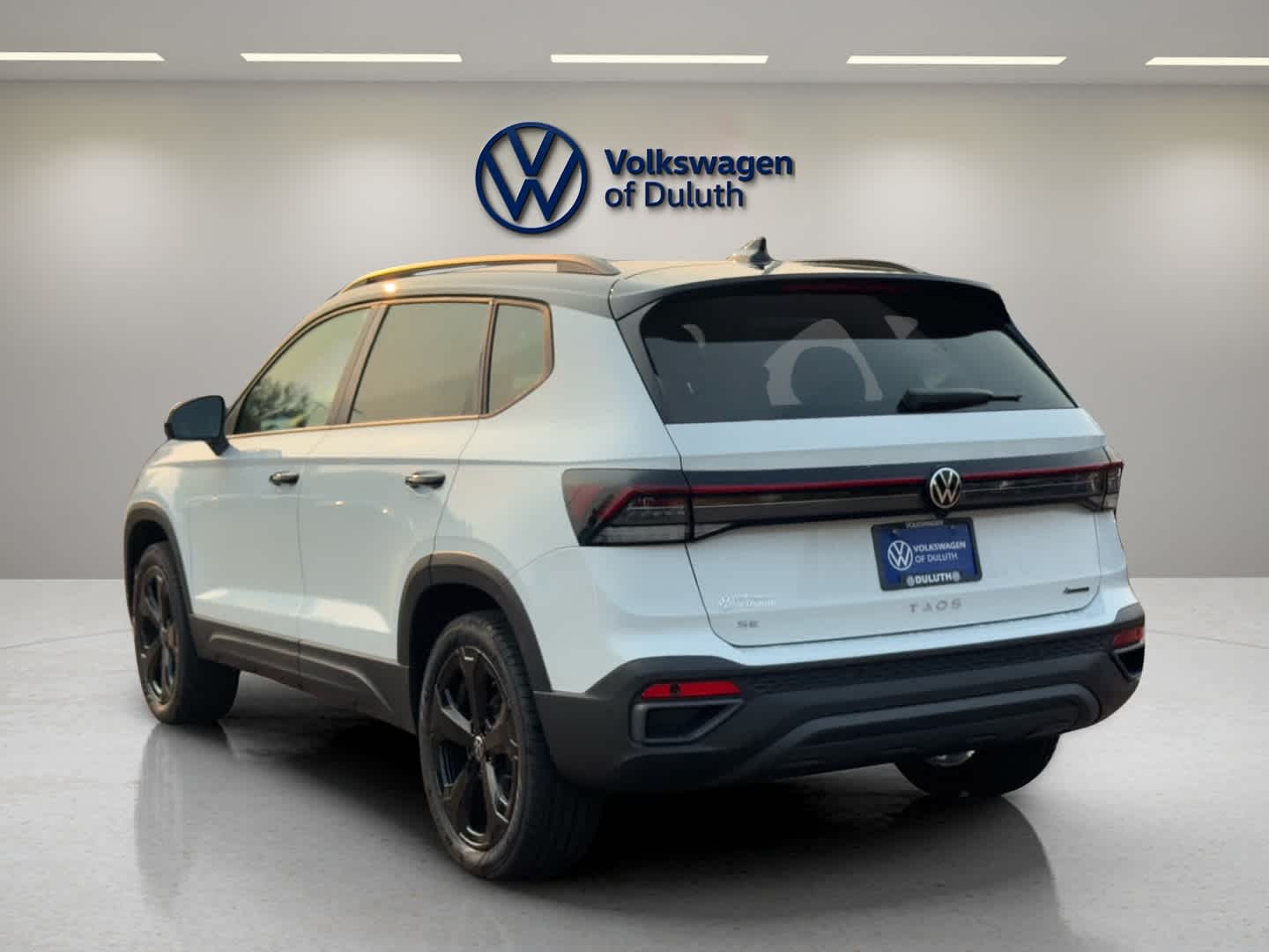 2025 Volkswagen Taos SE photo 2