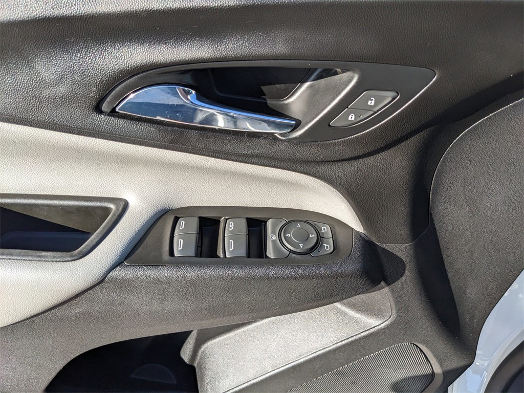 2021 Chevrolet Equinox LT photo 17