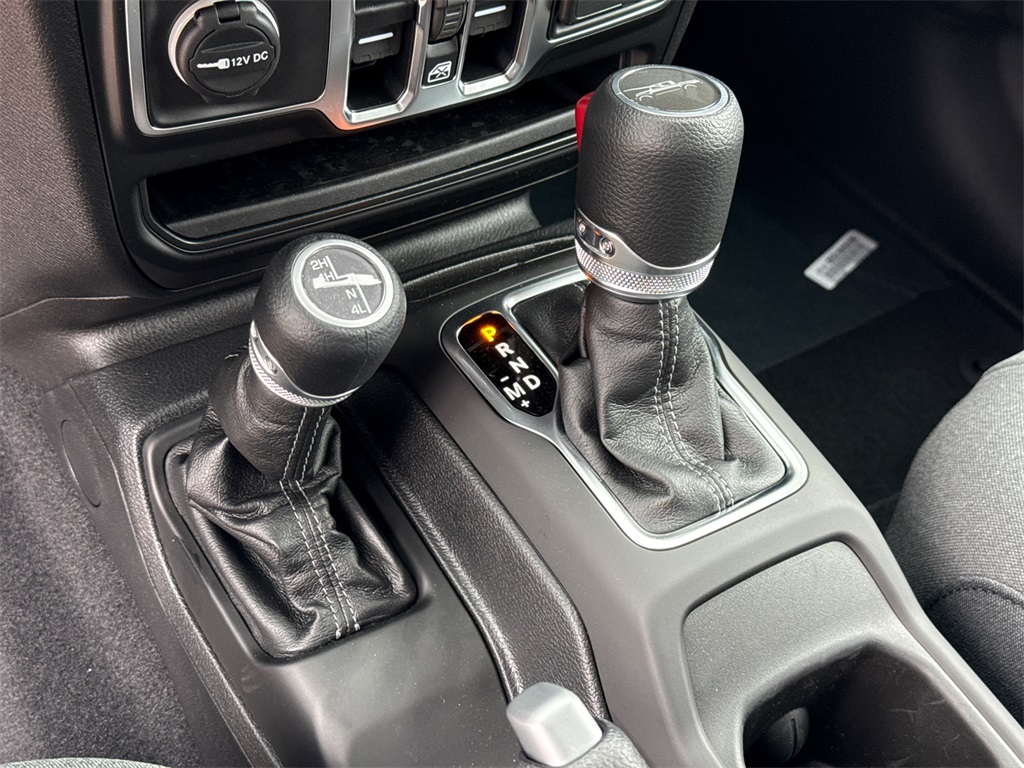 2025 Jeep Gladiator Sport S photo 24