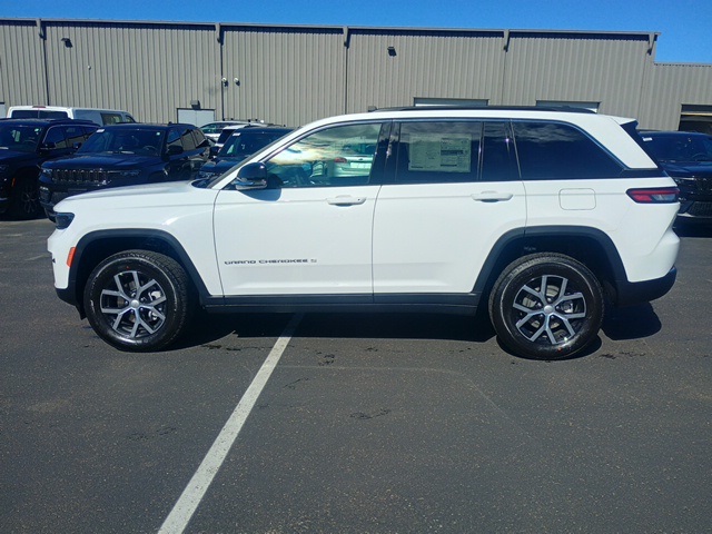 2025 Jeep Grand Cherokee Limited photo 3