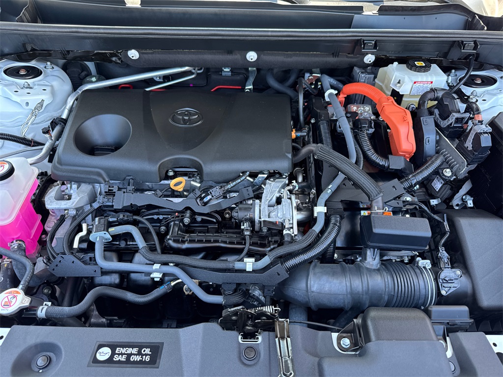 2021 Toyota RAV4 Hybrid LE photo 5