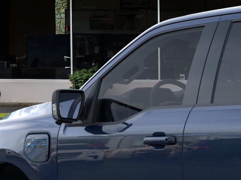 2025 Ford F-150 Lightning XLT photo 18