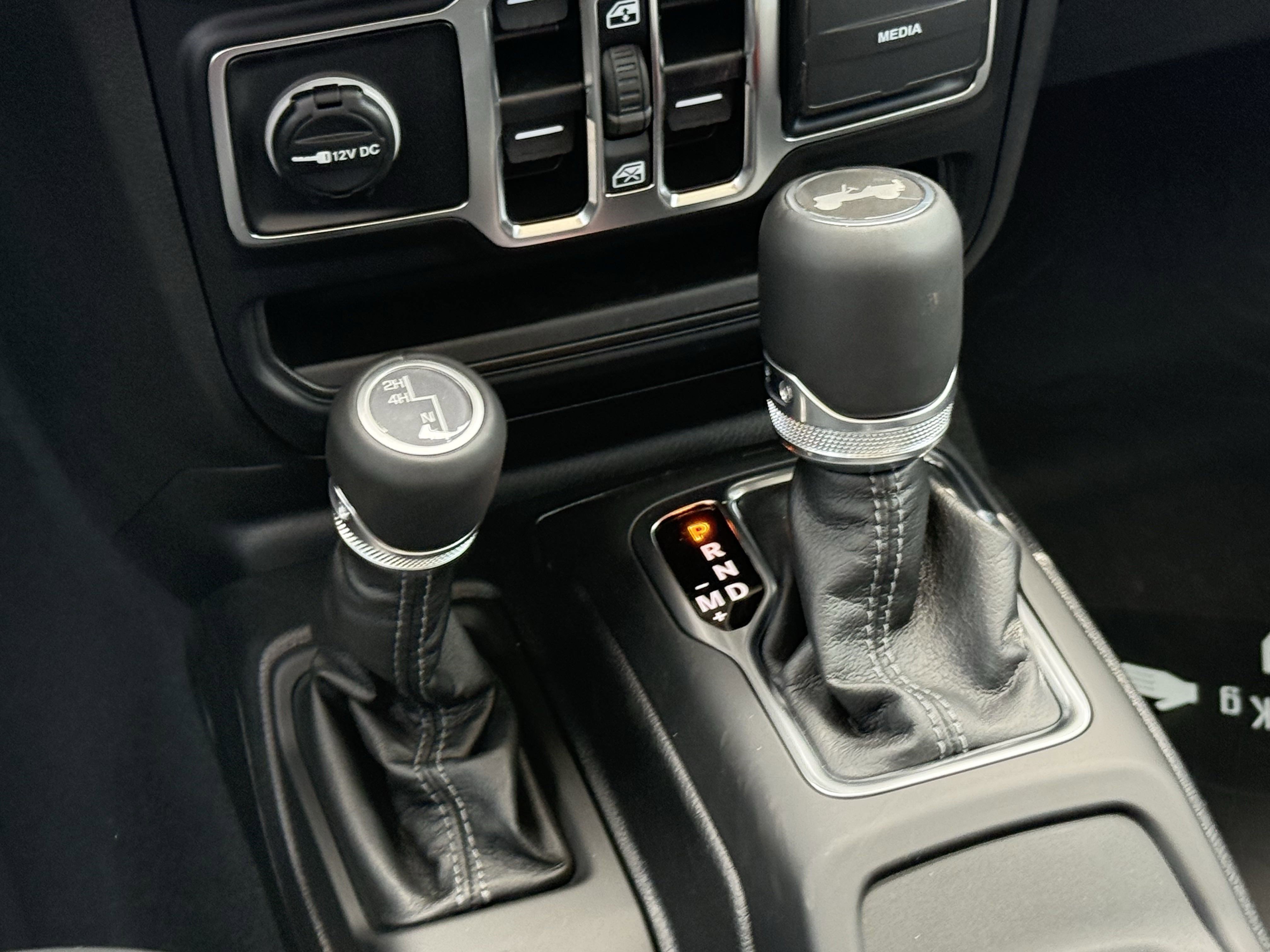 2025 Jeep Wrangler Sahara photo 8