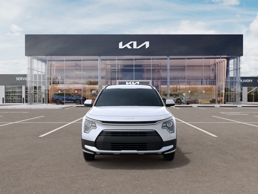 2024 Kia Niro LX photo 2
