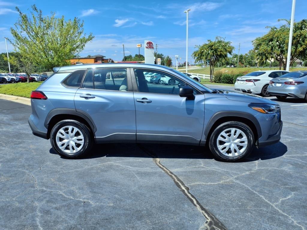 2023 Toyota Corolla Cross L photo 4
