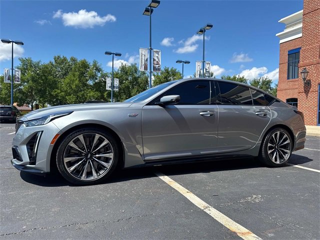 2024 Cadillac CT5 photo 2
