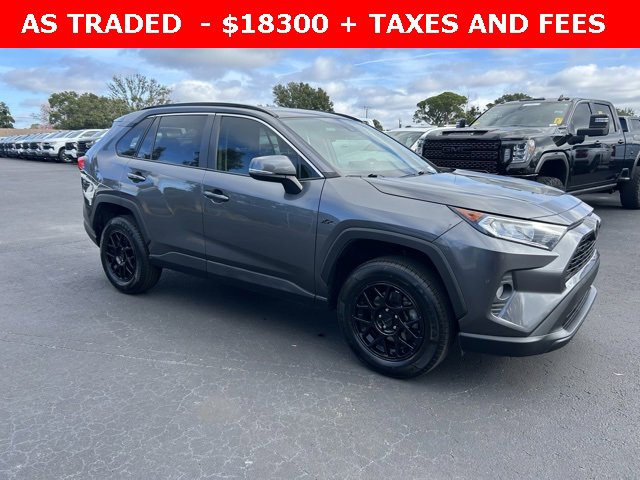2021 Toyota RAV4 XLE's photo