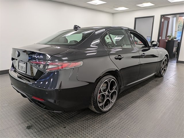 2024 Alfa Romeo Giulia Ti photo 4
